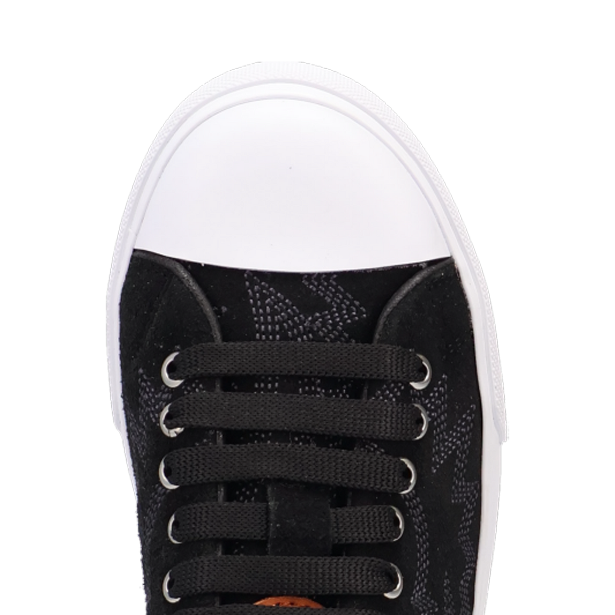 Versatile women’s sneaker that pairs with any outfit
