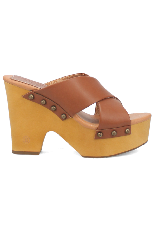Chic leather sandal with natural wood sole

