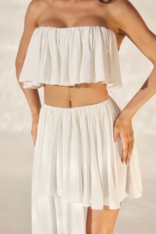 Summer-ready outfit in airy chiffon fabric

