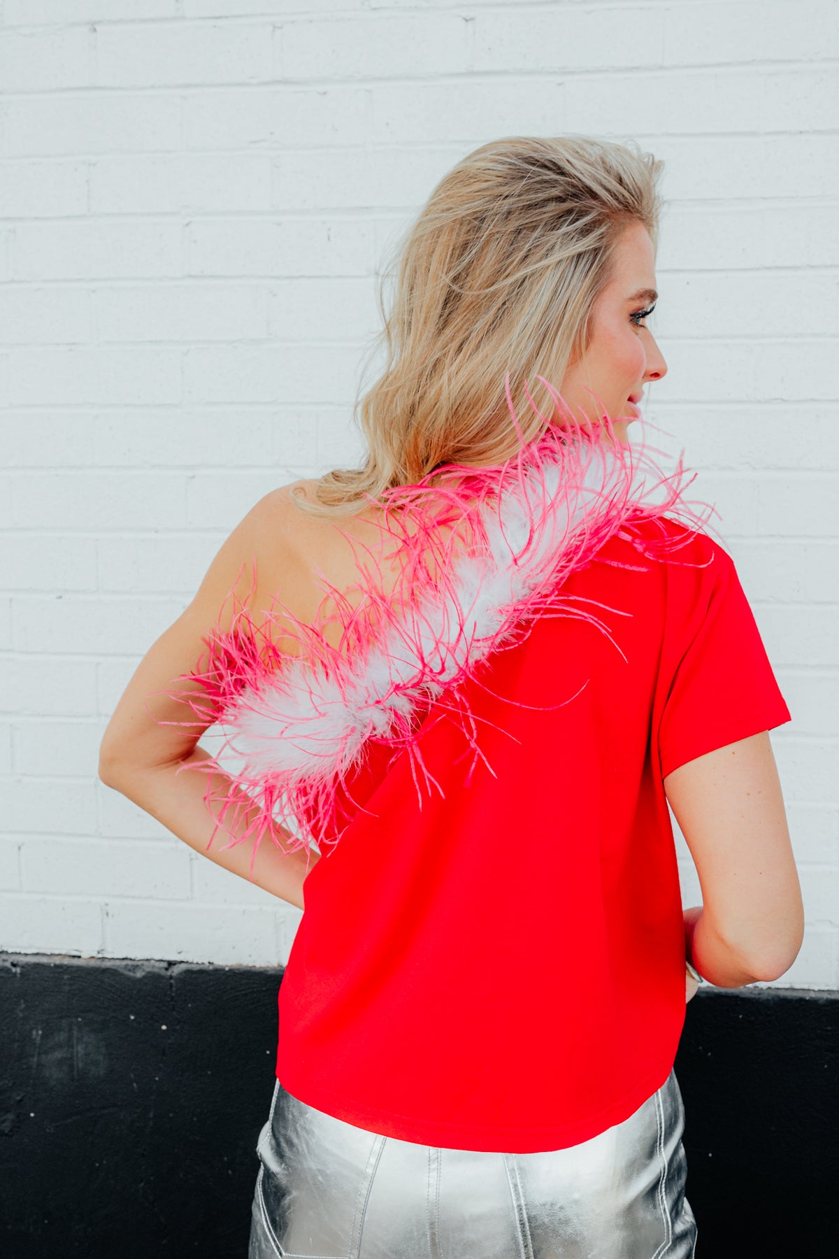 QUEEN OF SPARKLES One Shoulder Feather Tee
