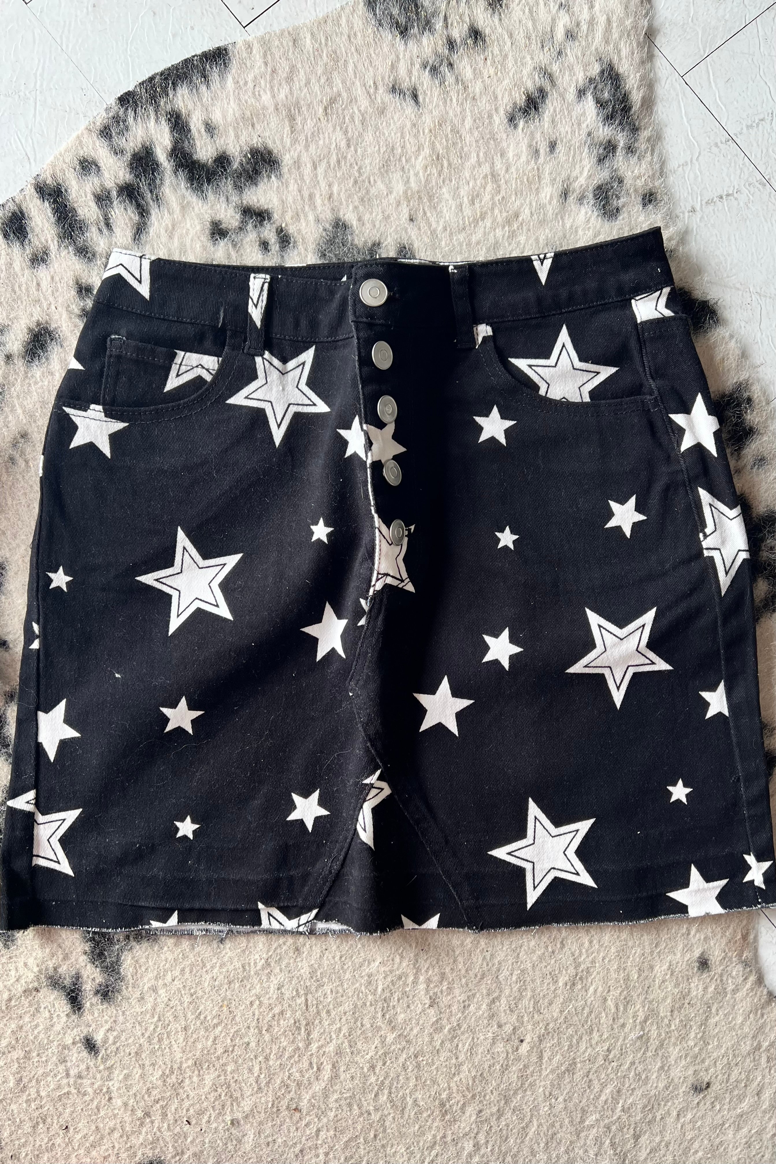 White skirt clearance with black stars